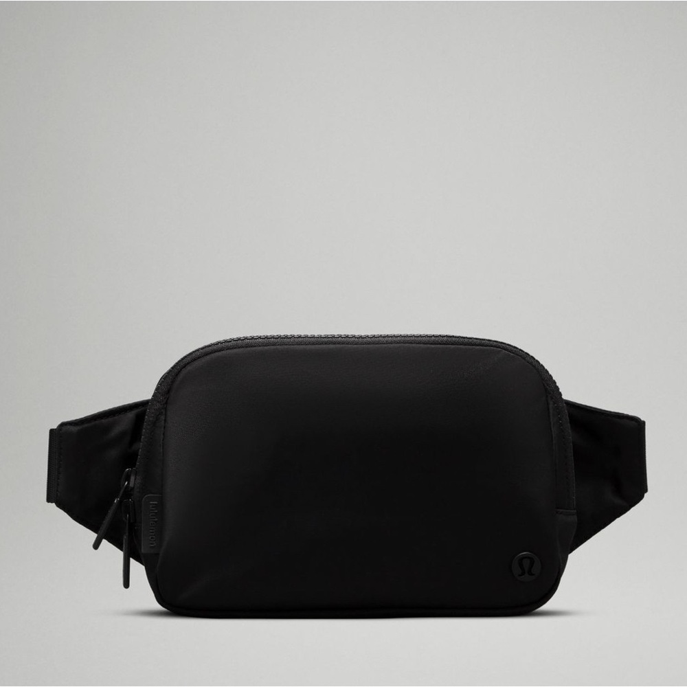 Lululemon Everywhere Belt Bag With Long Strap 2L
